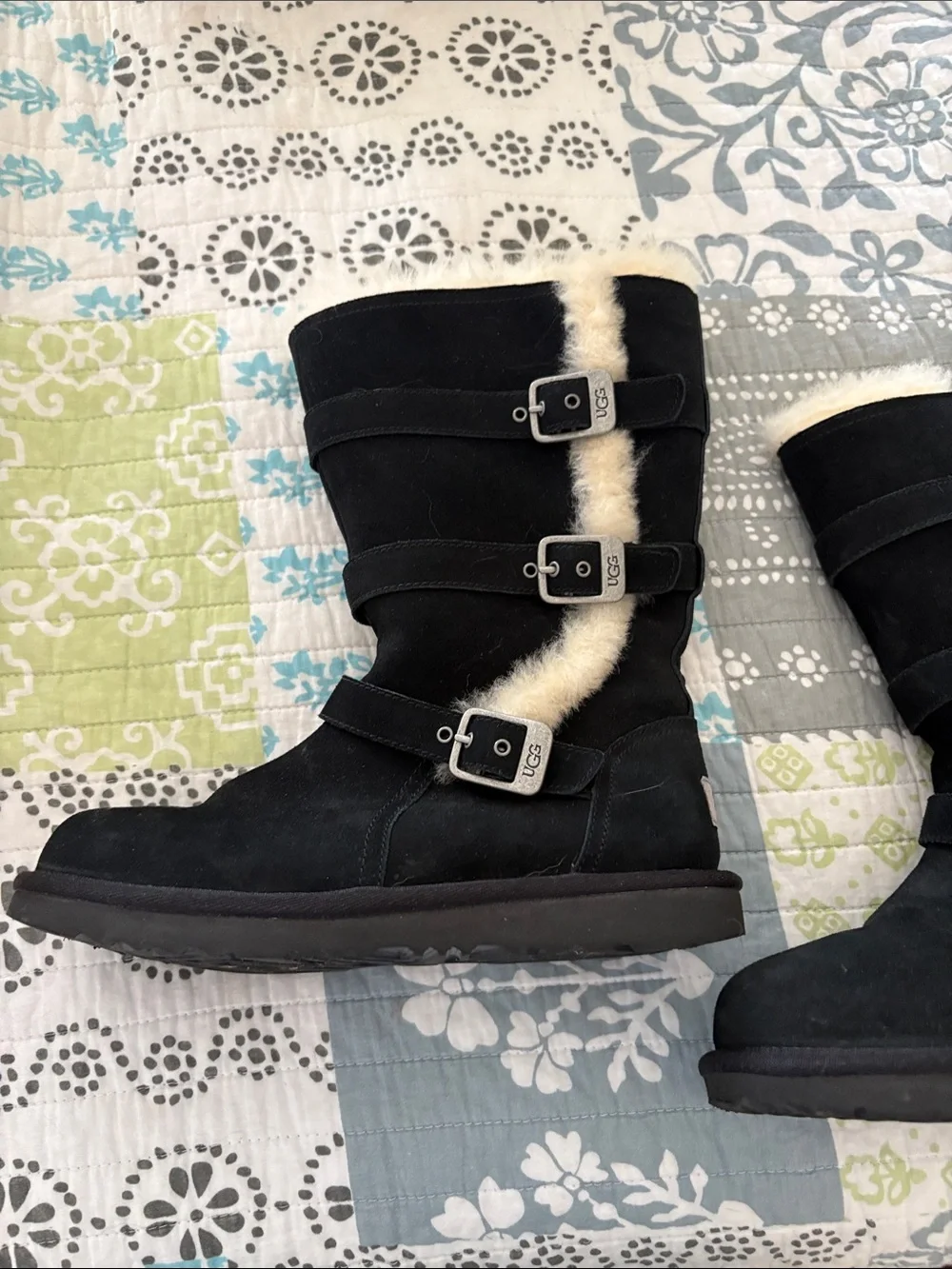 UGG K Maddi II Kids Black Buckle Boots